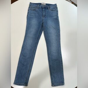 Free People - Skinny Blue Distressed Jeans - Like New - Size 27